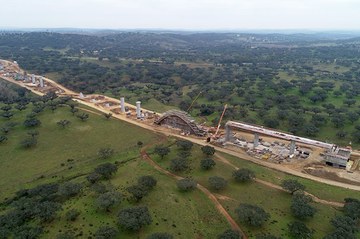 Large amount of equipment for the construction of Portugal's first high-speed railway section